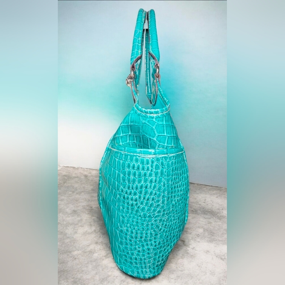 Turquoise Crocodile-Embossed Women’s Hobo Bag With Bear Charm & Flower Hair Clip - Picture 7 of 15